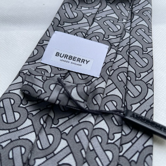 🔥TB MONOGRAM🔥🆕💯ICON BURBERRY GRIS LIMITED PRINT MOTIF TIE🔥EXCLUSIVE🔥 - Picture 4 of 14